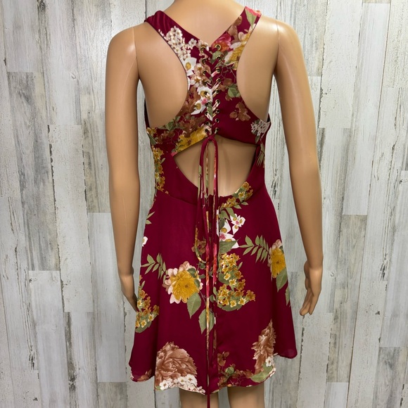 B. Darlin Floral Lace-Up Back Dress - Picture 5 of 10